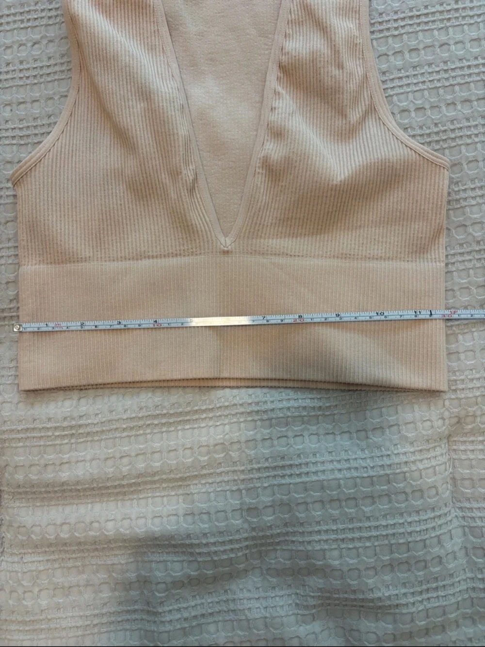 Urban Outfitters Ribbed Deep V Crop Tank in Light Pink - Picture 4 of 5